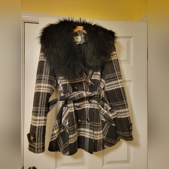 Worthington Jackets & Blazers - Good condition Worthington Coat, removable faux pelt size M